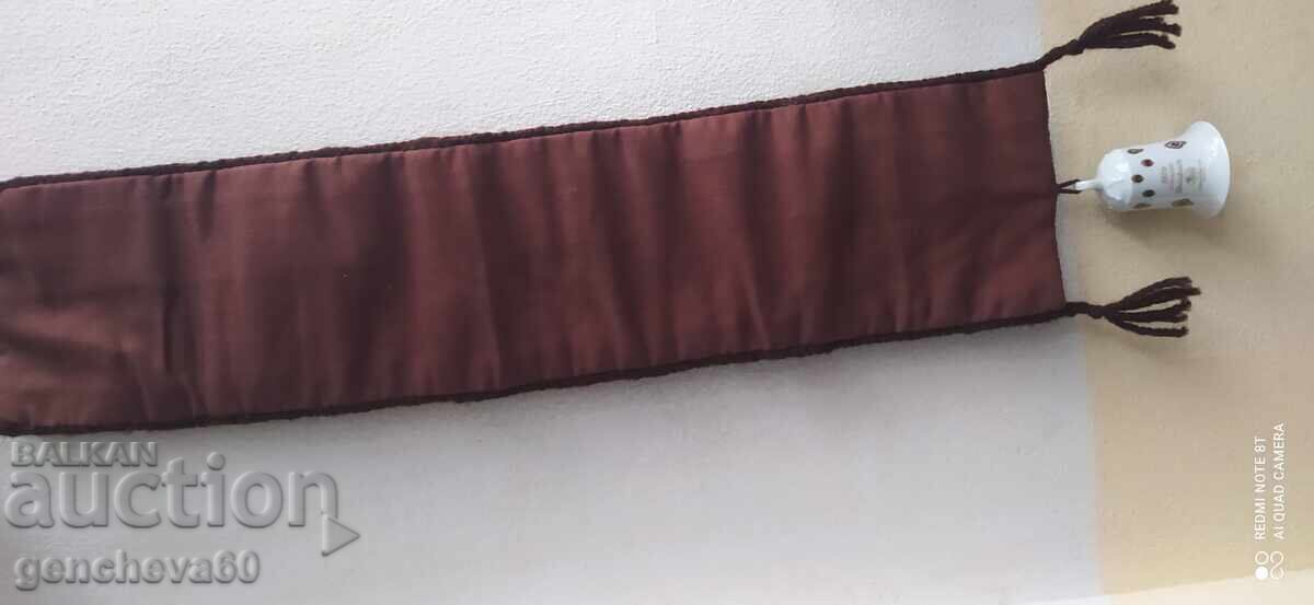 Δημοπρασία Χειροποίητο κέντημα και πορσελάνινο κουδούνι 1979