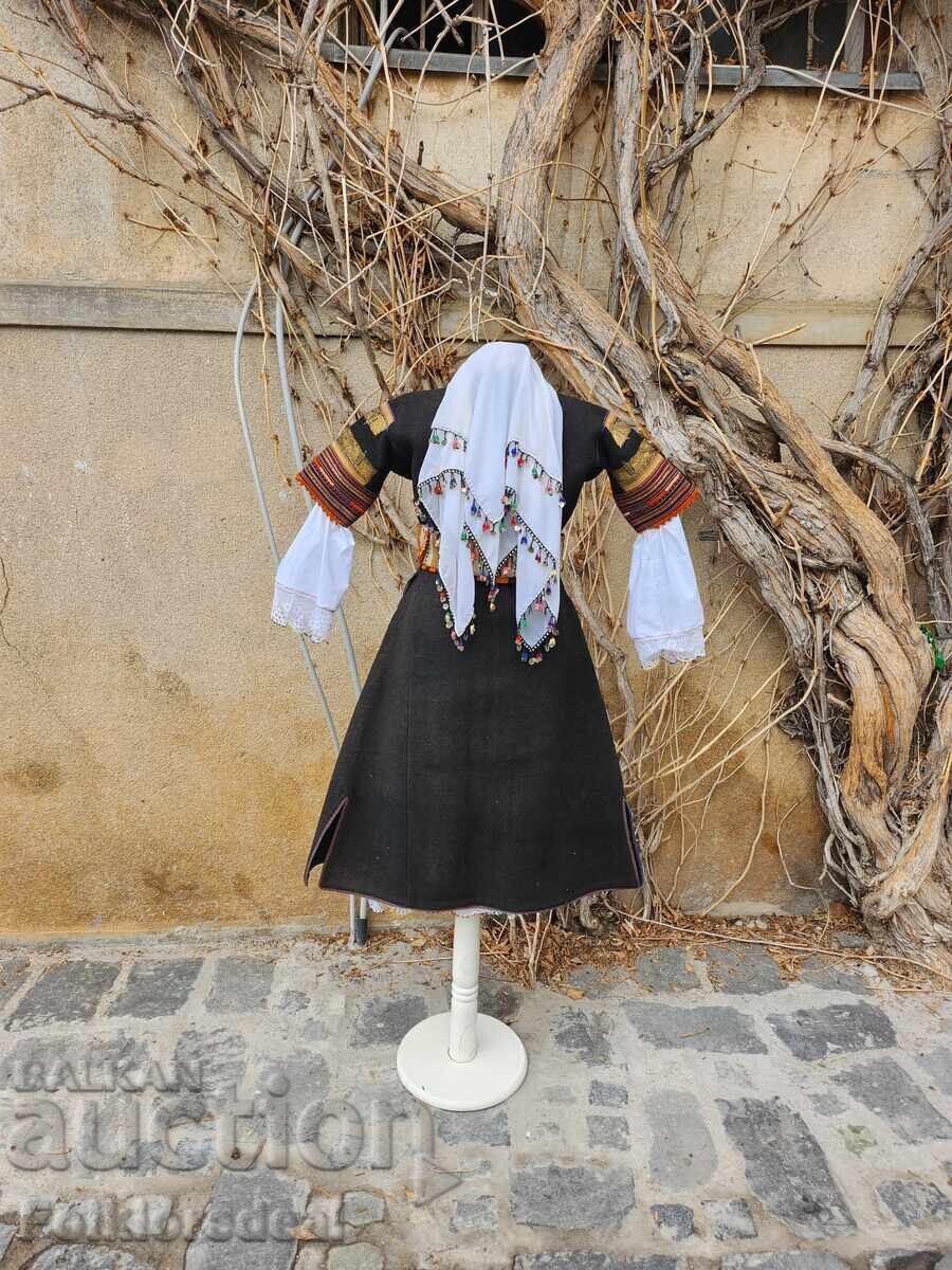 Delivery of Women's costume from Slavishte, Kriva Palanka and Qustendil Delivery of Women's costume from Slavishte, Kriva Palanka and Qustendil