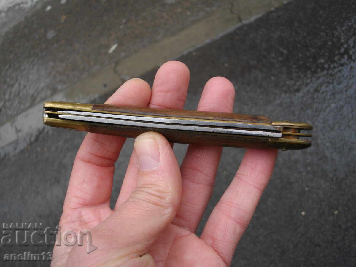 COLLECTIBLE POCKET KNIFE - 7 COLLECTIBLE POCKET KNIFE - 7