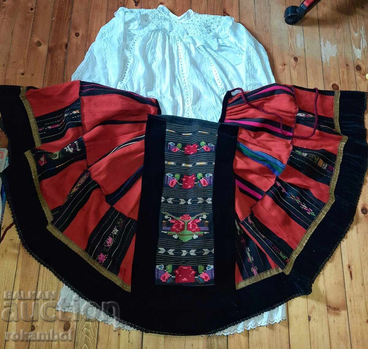 Auction  Authentic Northern costume.