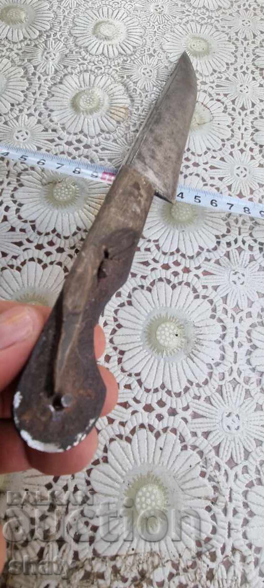 Delivery of An old knife Delivery of An old knife