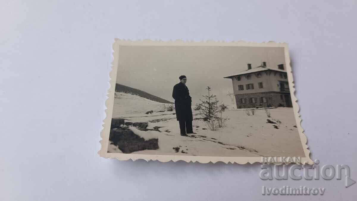 Φωτογραφία: Άνδρας στην κορυφή Stoletov το χειμώνα Φωτογραφία: Άνδρας στην κορυφή Stoletov το χειμώνα