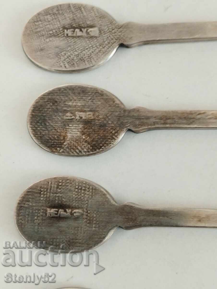 Delivery of 4 pcs. souvenir cupronickel silver-plated forks. Delivery of 4 pcs. souvenir cupronickel silver-plated forks.