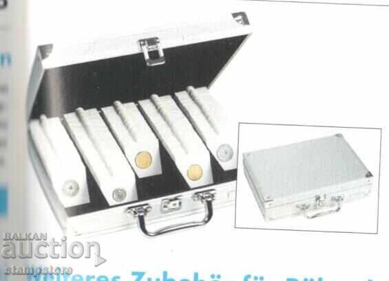 Алуминиев куфар за съхранение на 650 монети в картончета Алуминиев куфар за съхранение на 650 монети в картончета