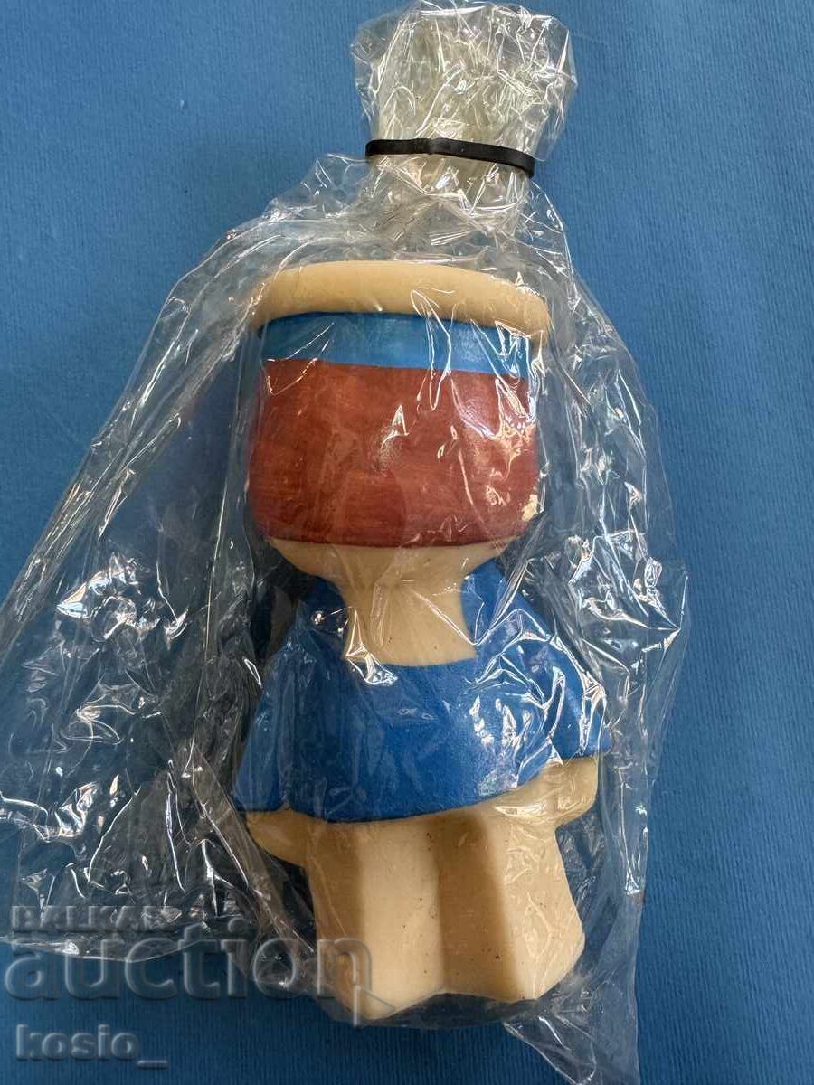 Παλιό λαστιχένιο παιχνίδι - ναύτης με τιμή € 5.00 | 9.78 BGN