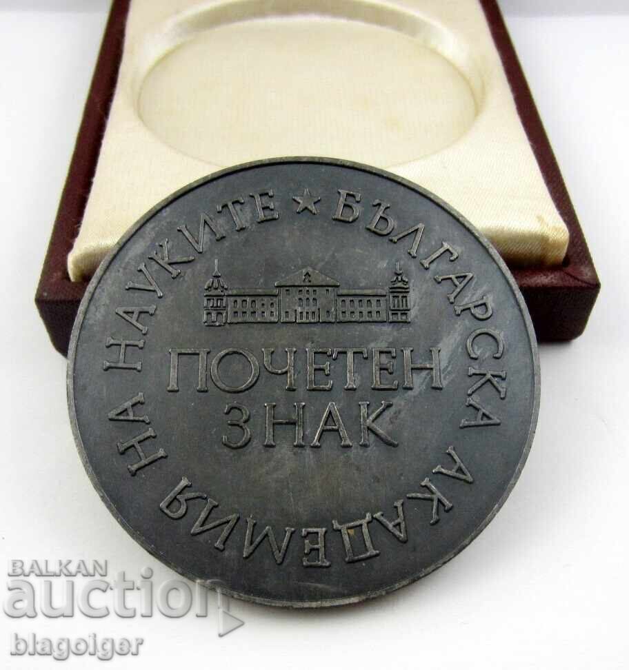 Insigna de Onoare-Medalia-Marin Drinov-BAS cu preț 99.00 BGN | € 50.62