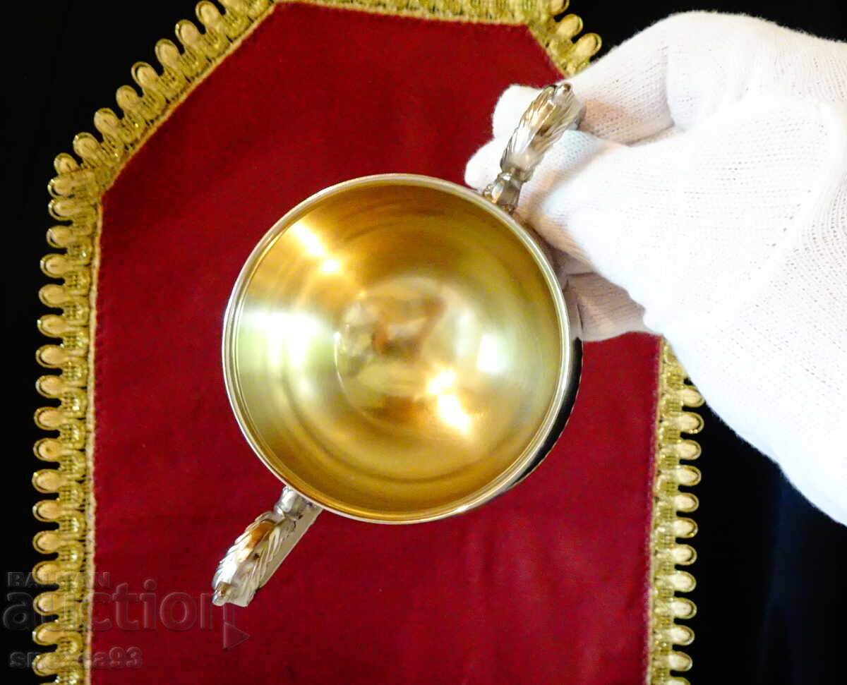 Livrarea Zaharniță argintată, cupă din bronz