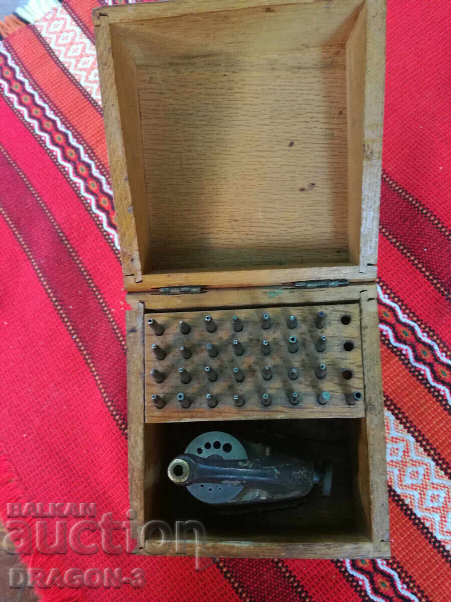 WATCHMAKER'S SHOP WATCHMAKER'S SHOP