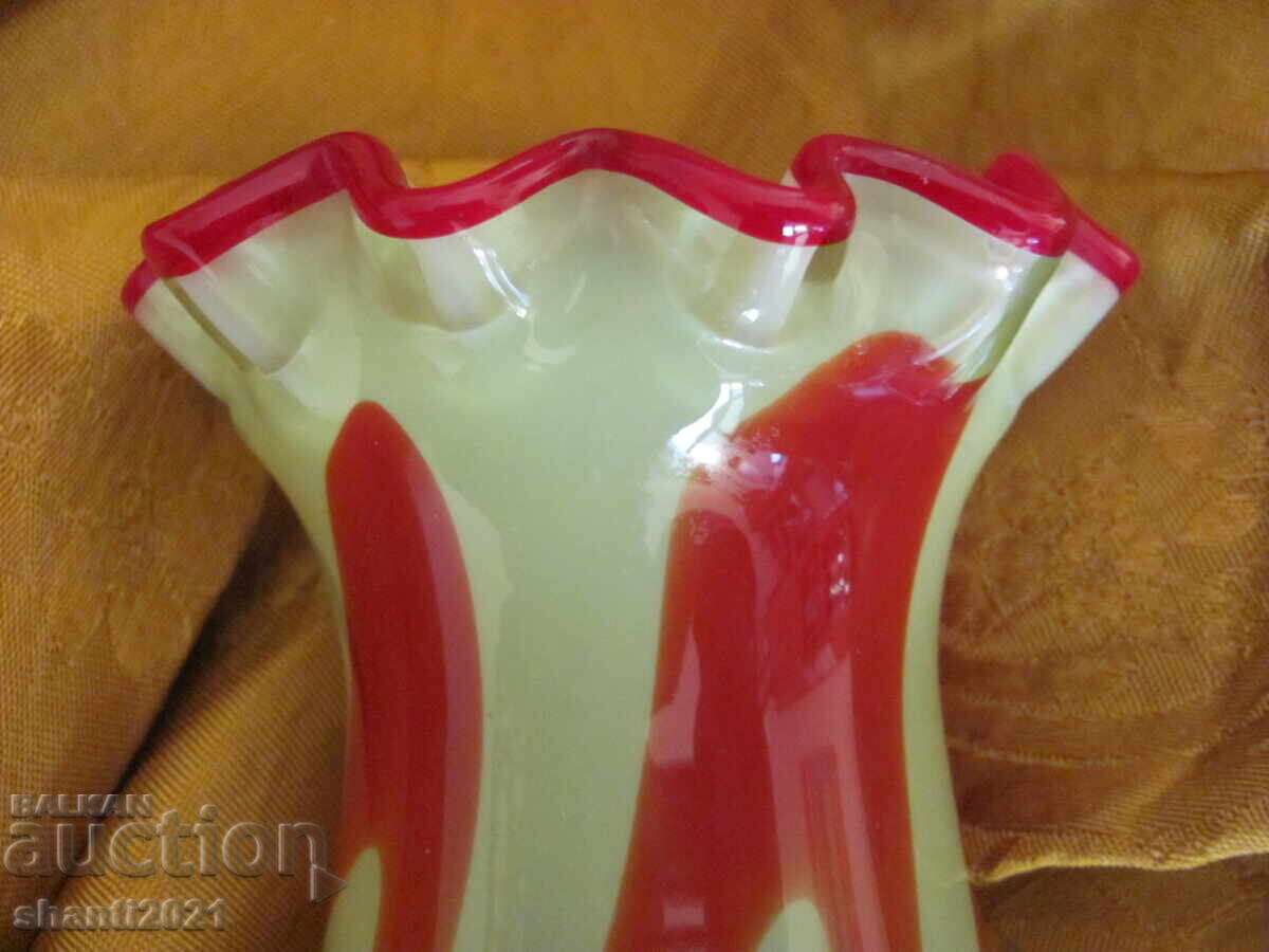 Delivery of Vase, two-tone crystal glass, handmade Delivery of Vase, two-tone crystal glass, handmade