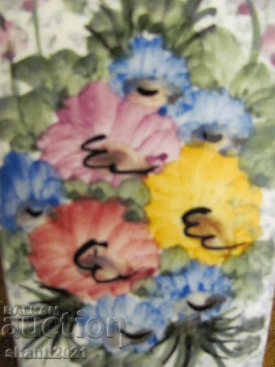 Delivery of Author's porcelain vase, hand-painted, signed Delivery of Author's porcelain vase, hand-painted, signed