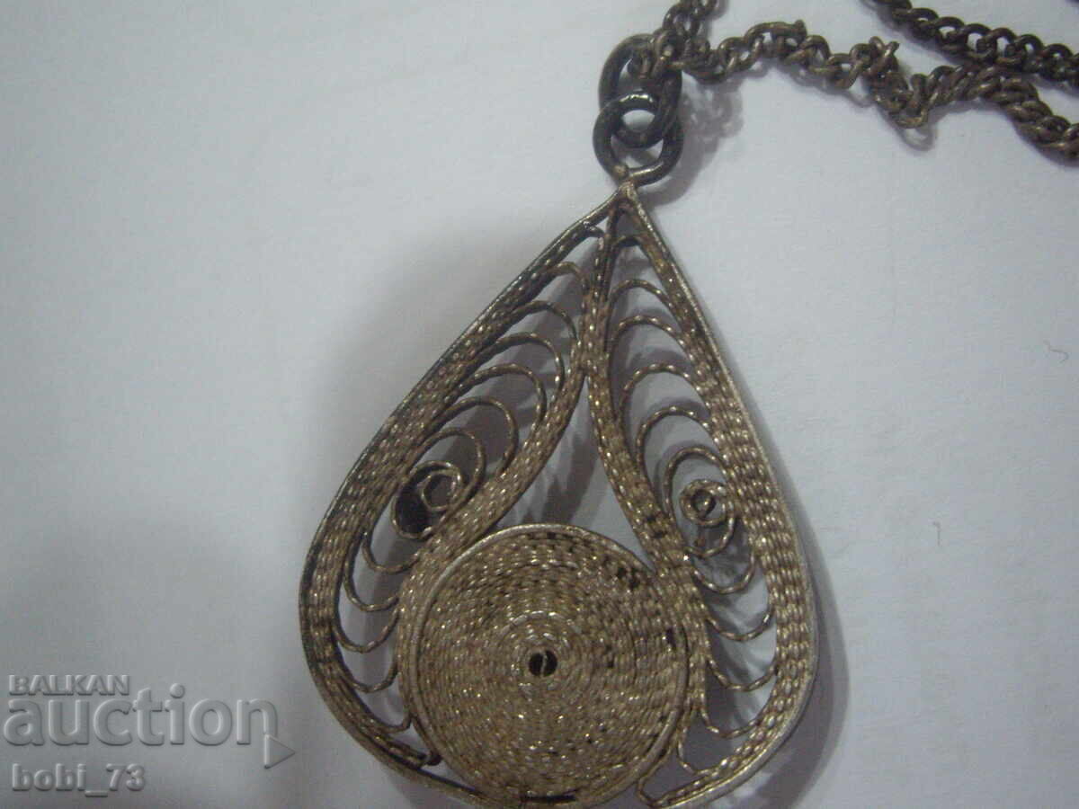 Un colier vechi de argint. cu preț 30.00 BGN | € 15.34