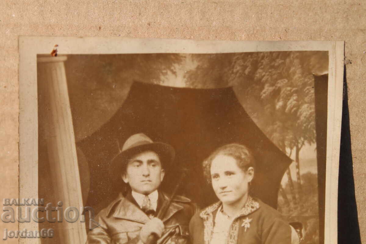 Снимка ''Семейство'' с цена 2.00 лв. | € 1.02 Снимка ''Семейство'' с цена 2.00 лв. | € 1.02