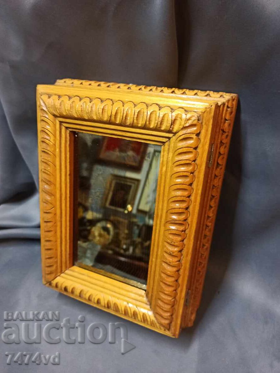 CUTIE DE BIJUTERII MARI MASSIVE, SCULTURĂ ÎN LEMN cu preț 100.00 BGN | € 51.13