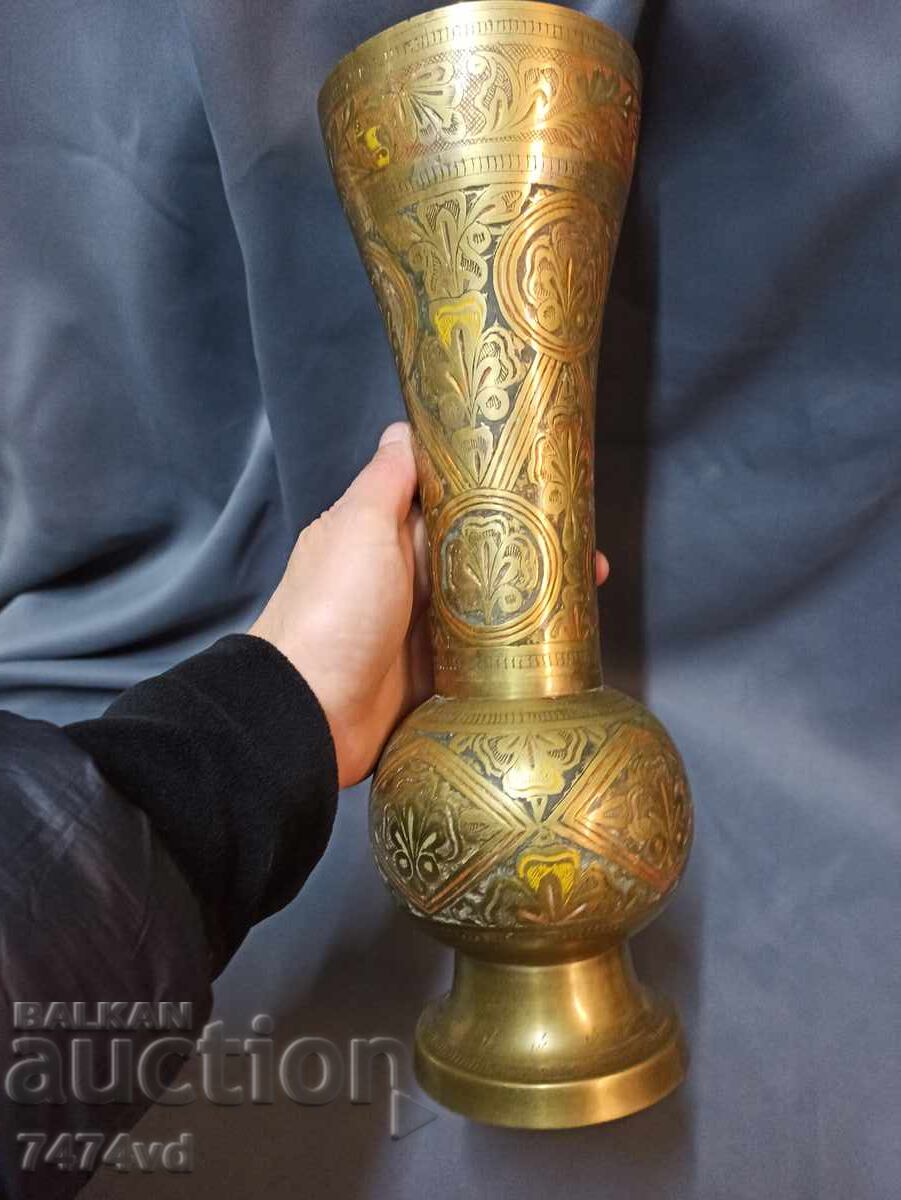 Bronze solid vase hand engraved floral ornaments with price 100.00 BGN | € 51.13 Bronze solid vase hand engraved floral ornaments with price 100.00 BGN | € 51.13