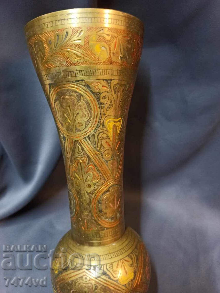 Auction Bronze solid vase hand engraved floral ornaments Auction Bronze solid vase hand engraved floral ornaments