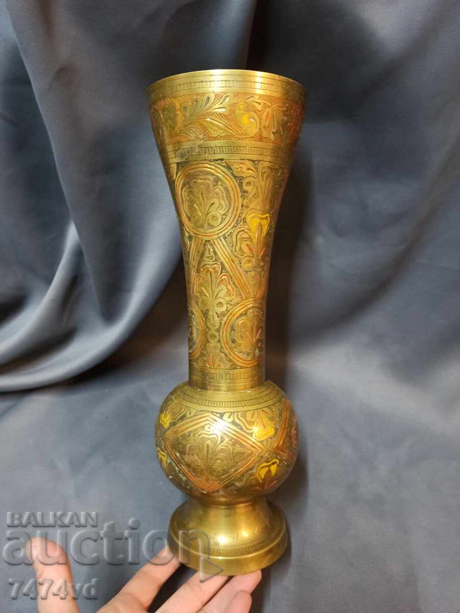 Bronze solid vase hand engraved floral ornaments - 5 Bronze solid vase hand engraved floral ornaments - 5
