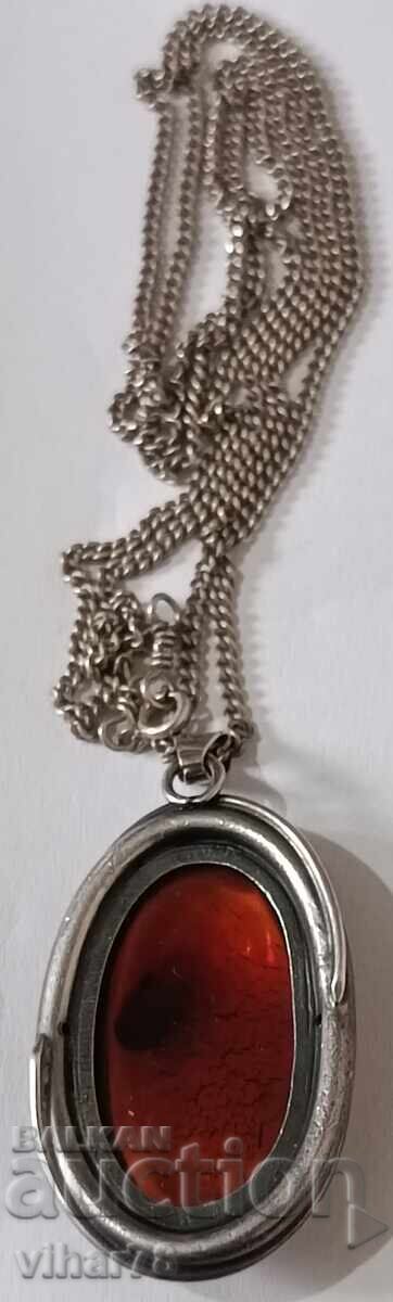 Livrarea Pandantiv din argint cu chihlimbar Livrarea Pandantiv din argint cu chihlimbar