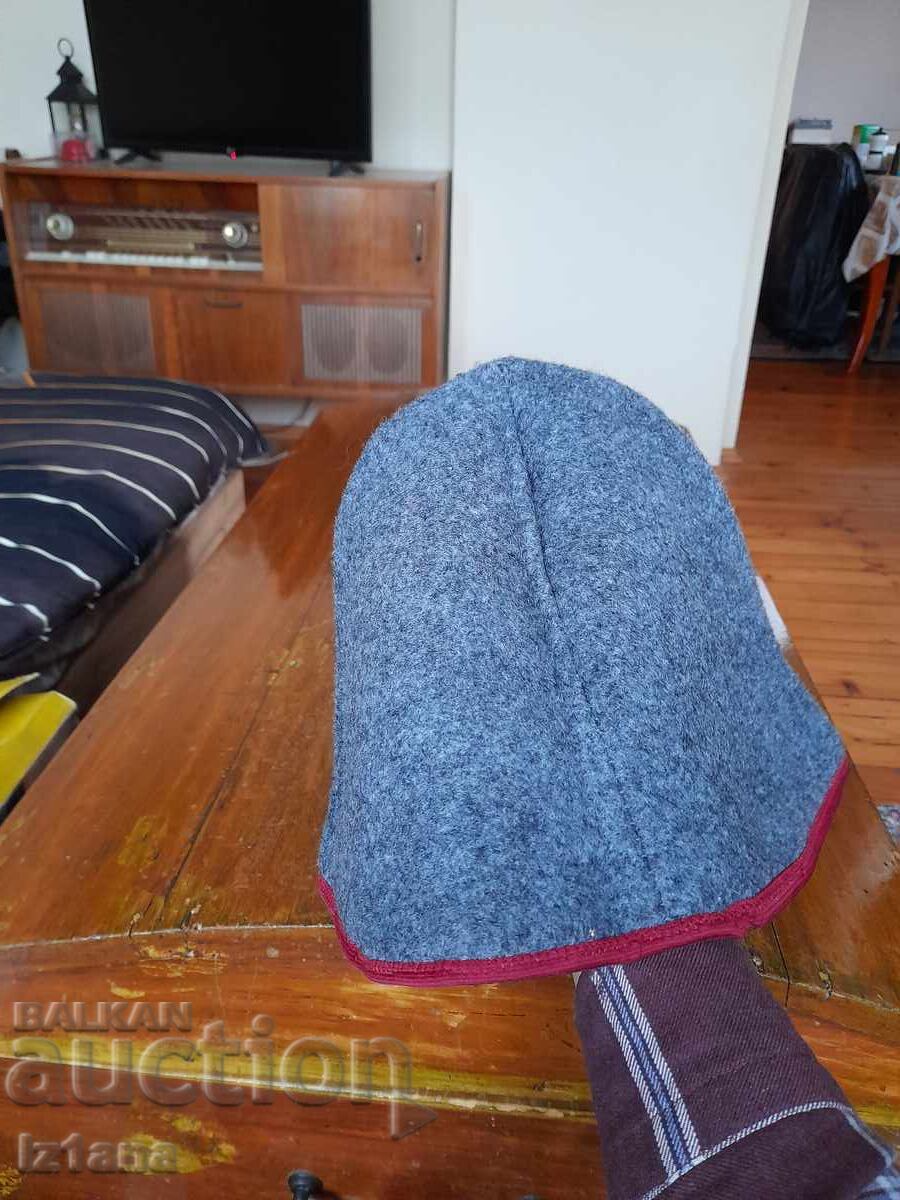 Delivery of Old ethnic hat Delivery of Old ethnic hat