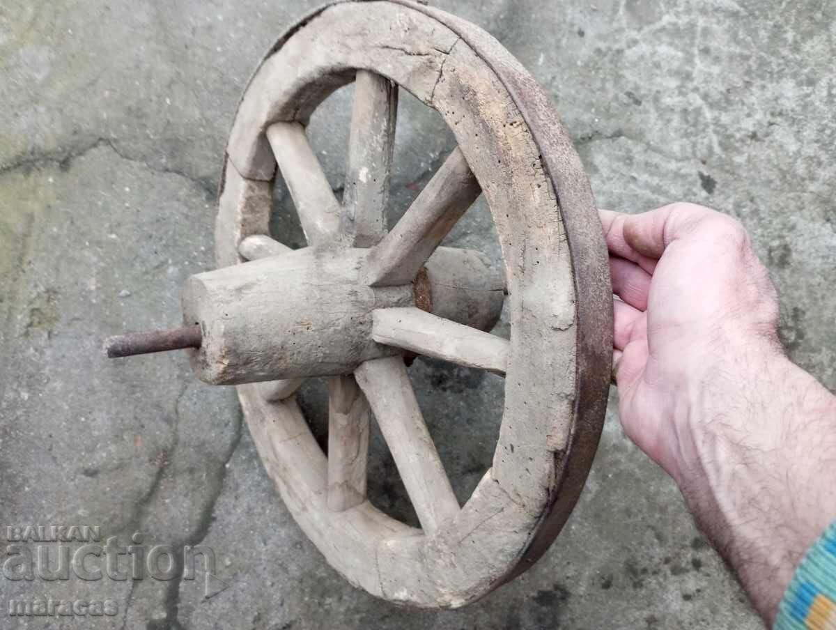 Δημοπρασία Παλιά ξύλινη ρόδα Δημοπρασία Παλιά ξύλινη ρόδα