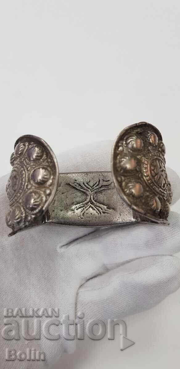 Very rare Renaissance bracelet, slingshot, 19th century - silver with price 280.00 BGN | € 143.16 Very rare Renaissance bracelet, slingshot, 19th century - silver with price 280.00 BGN | € 143.16