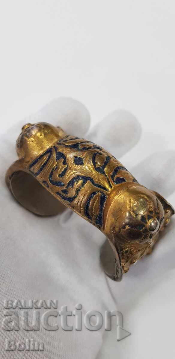 Very rare Renaissance bracelet, slingshot, silver gilded enamel Very rare Renaissance bracelet, slingshot, silver gilded enamel