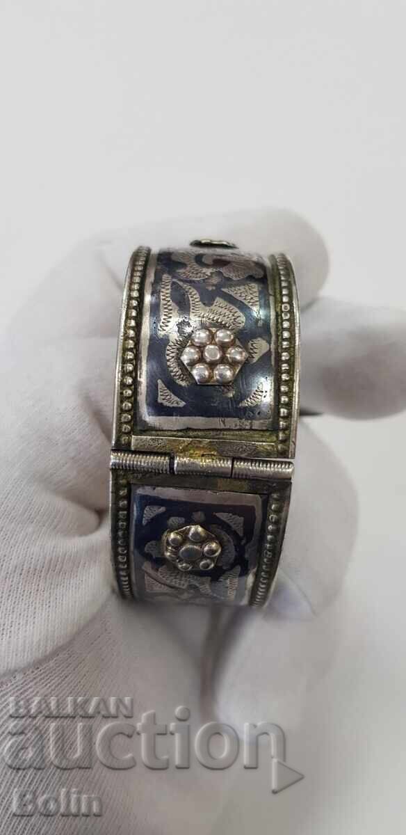 Rare silver Renaissance bracelet with nialo - enamel - 19th century - 7 Rare silver Renaissance bracelet with nialo - enamel - 19th century - 7