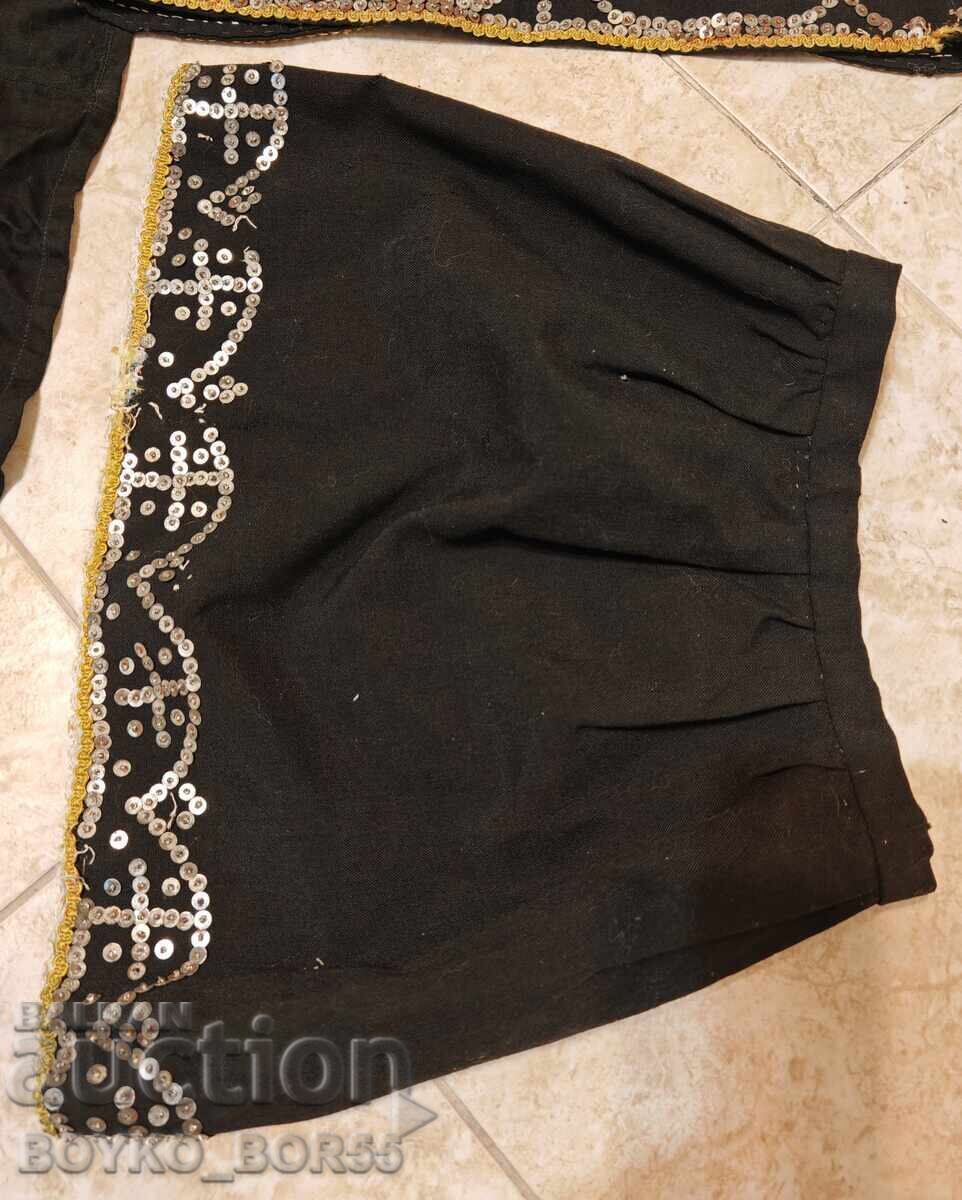 Delivery of Set of Vintage Children's Costumes for a 6-10 year old girl.