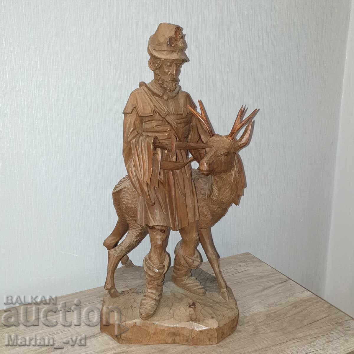 Παλιά όμορφη ξύλινη φιγούρα, χειροποίητη - ελάφια και κυνηγός - 6