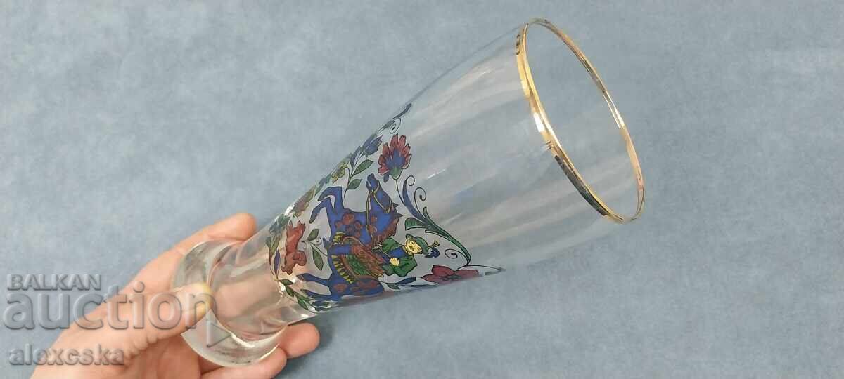 Μεγάλο ποτήρι μπύρας με τιμή 14.00 BGN | € 7.16 Μεγάλο ποτήρι μπύρας με τιμή 14.00 BGN | € 7.16