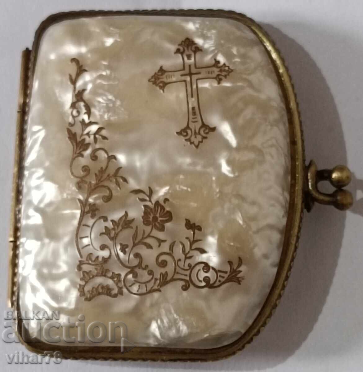 OLD PORTOMNE-SEDEF with price 85.00 BGN | € 43.46 OLD PORTOMNE-SEDEF with price 85.00 BGN | € 43.46