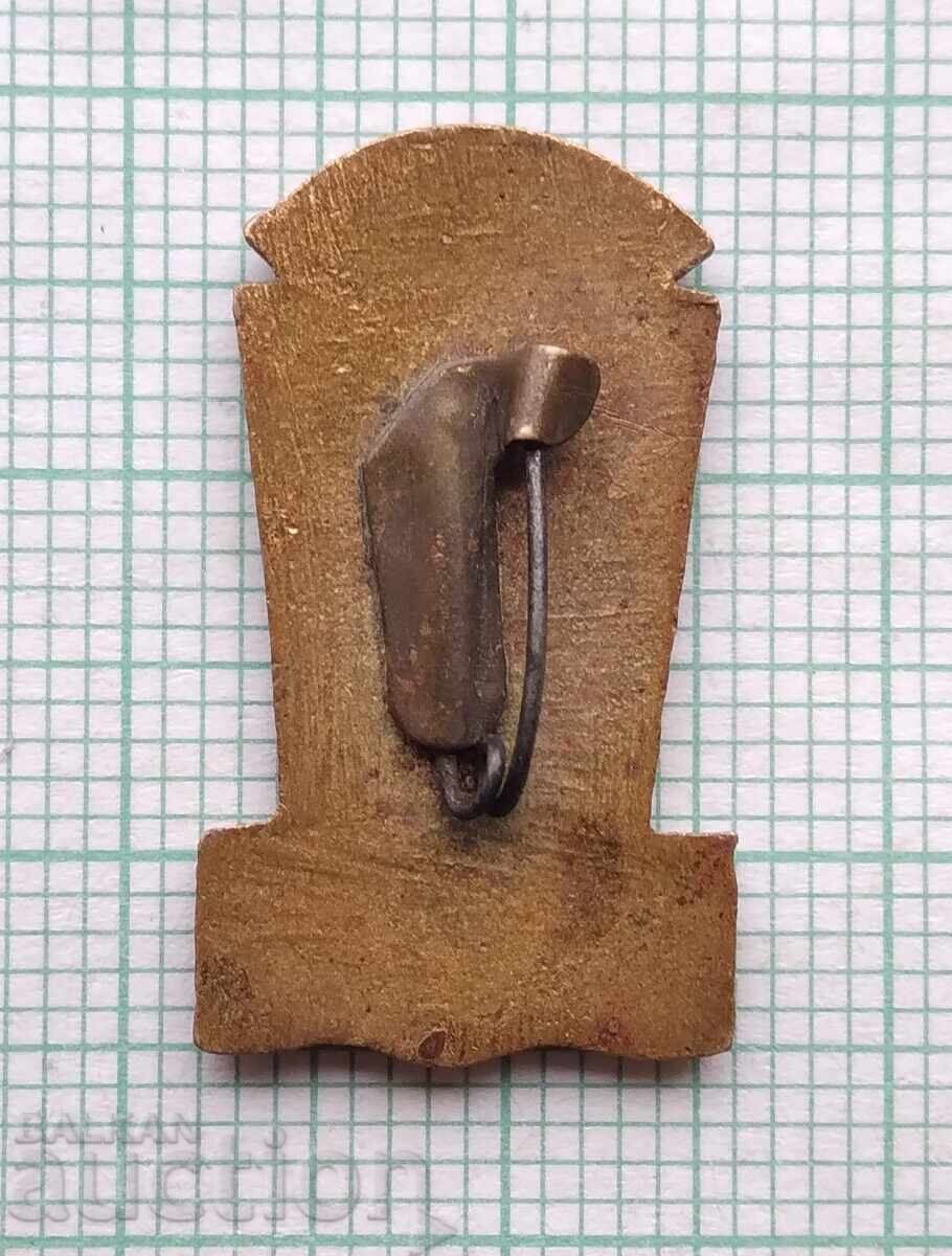 Auction 18392 Badge - Kremlin Moscow - bronze enamel Auction 18392 Badge - Kremlin Moscow - bronze enamel