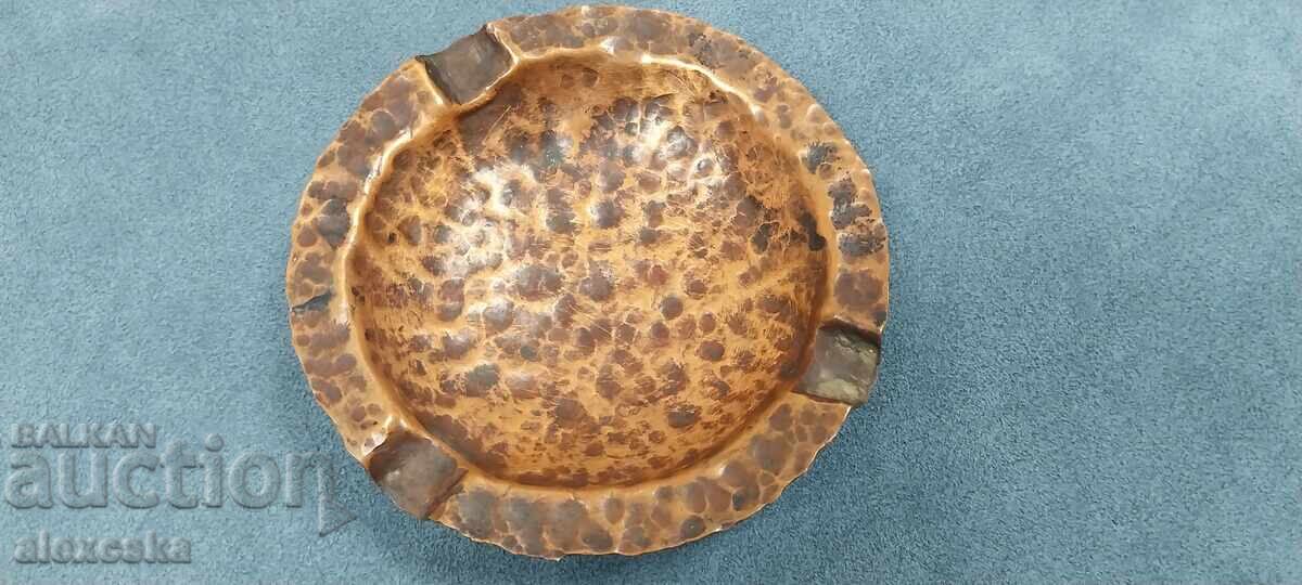 Παλιό χάλκινο τασάκι Παλιό χάλκινο τασάκι