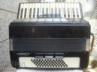 Acordeonul Weltmeister Stella