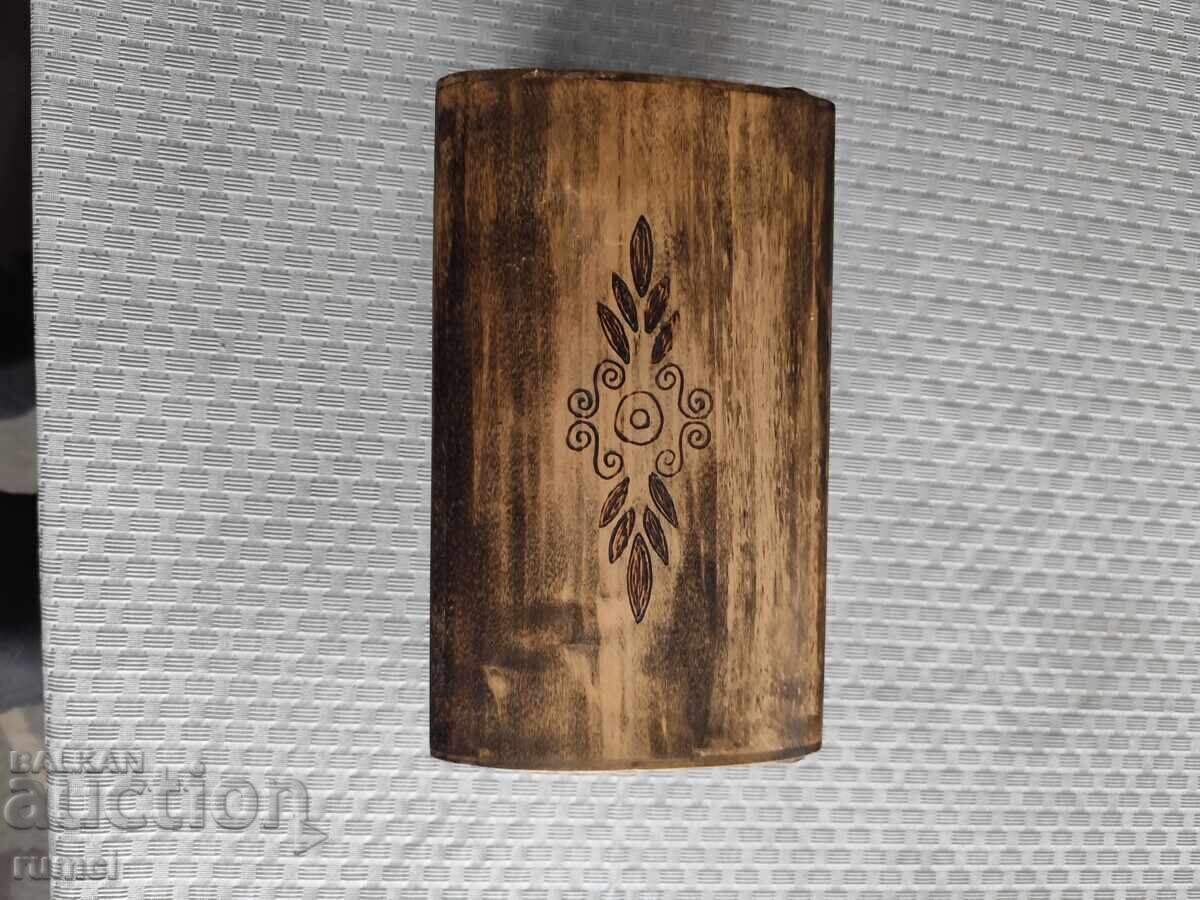 Old wooden box - 5 Old wooden box - 5