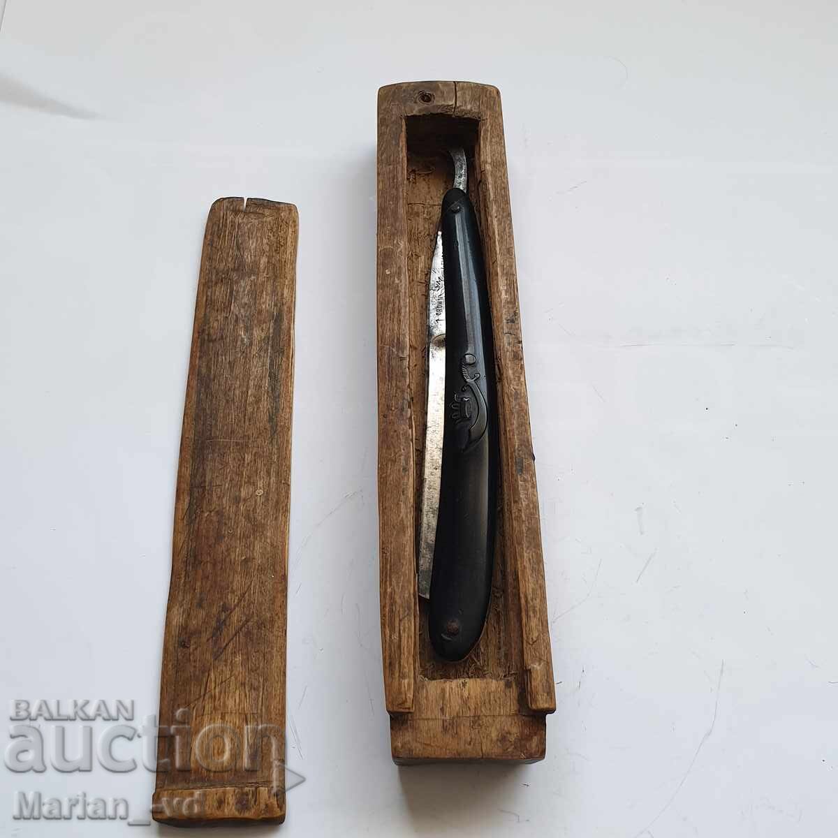 Auction Crown and Sword razor Auction Crown and Sword razor