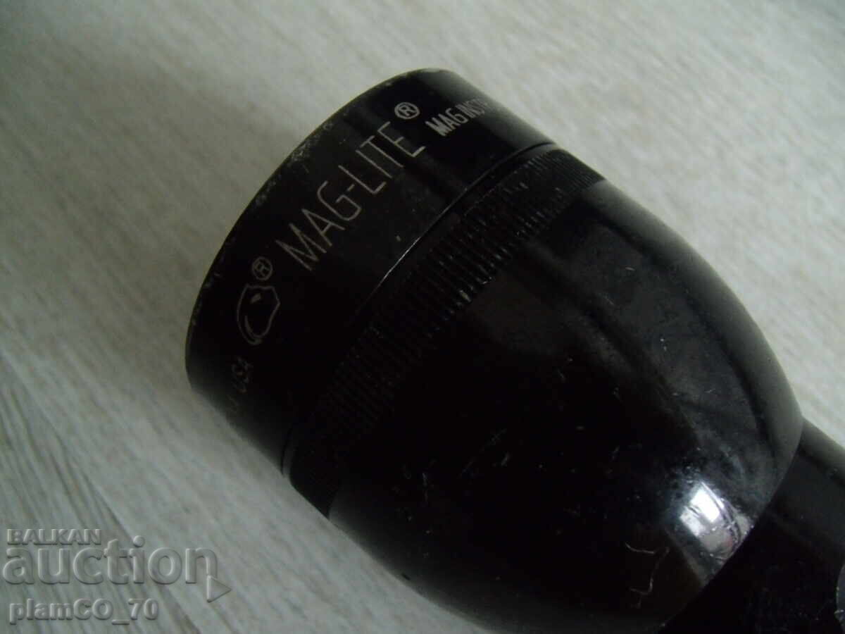 Auction #*7913 old MAG-LITE USA lantern Auction #*7913 old MAG-LITE USA lantern