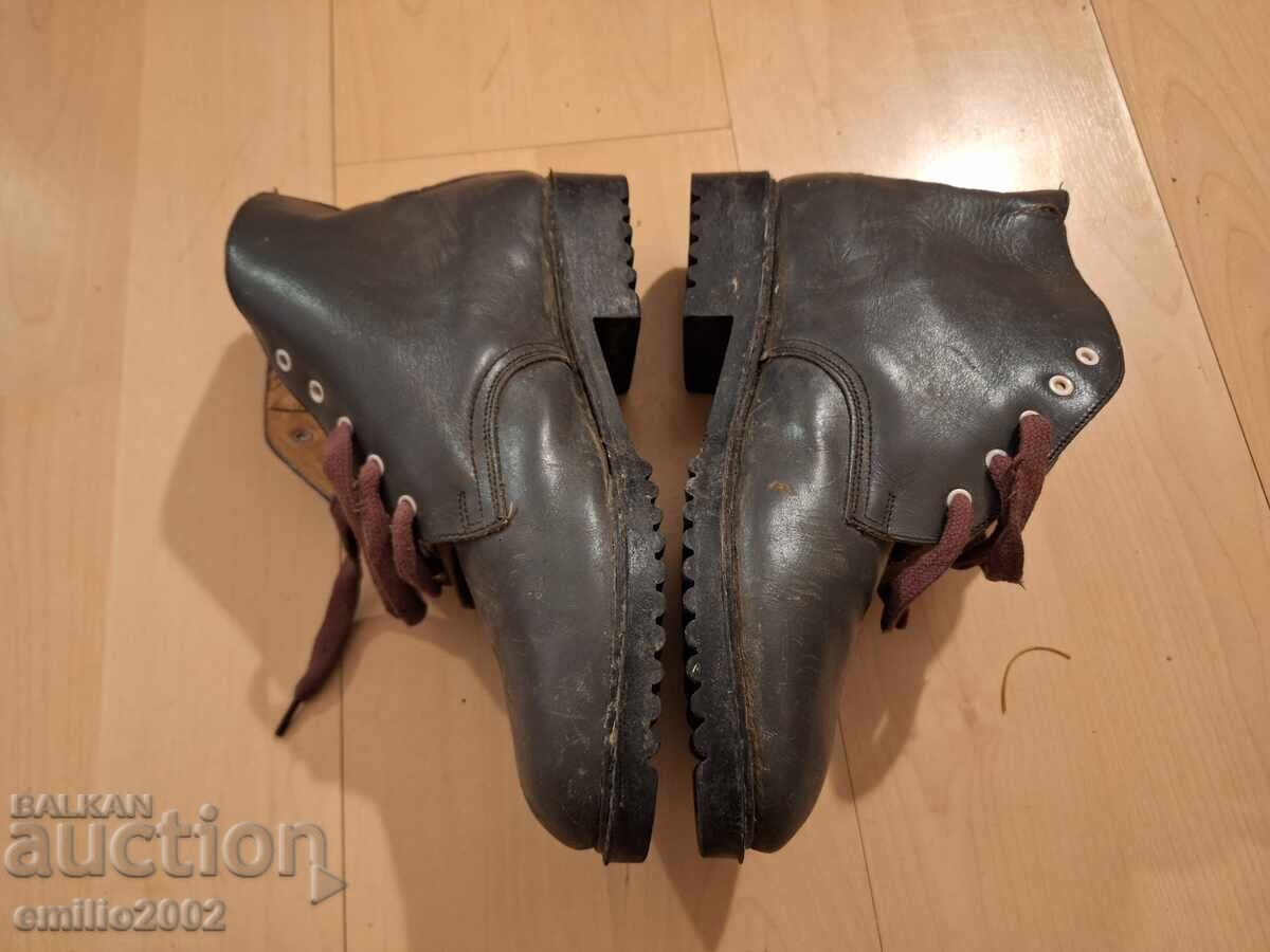 Auction Hiking shoes Pioneer retro social 40 number Auction Hiking shoes Pioneer retro social 40 number