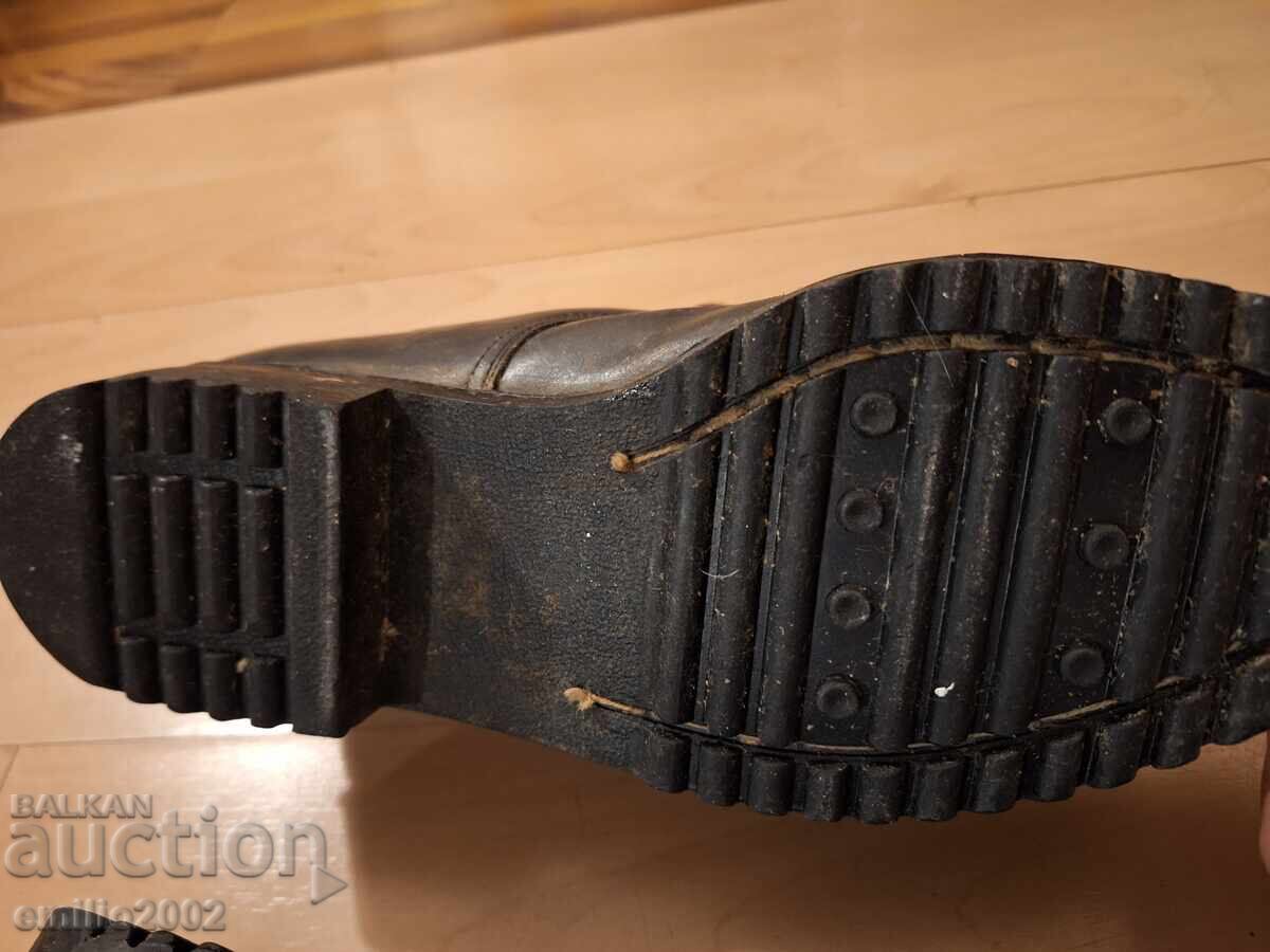 Delivery of Hiking shoes Pioneer retro social 40 number Delivery of Hiking shoes Pioneer retro social 40 number