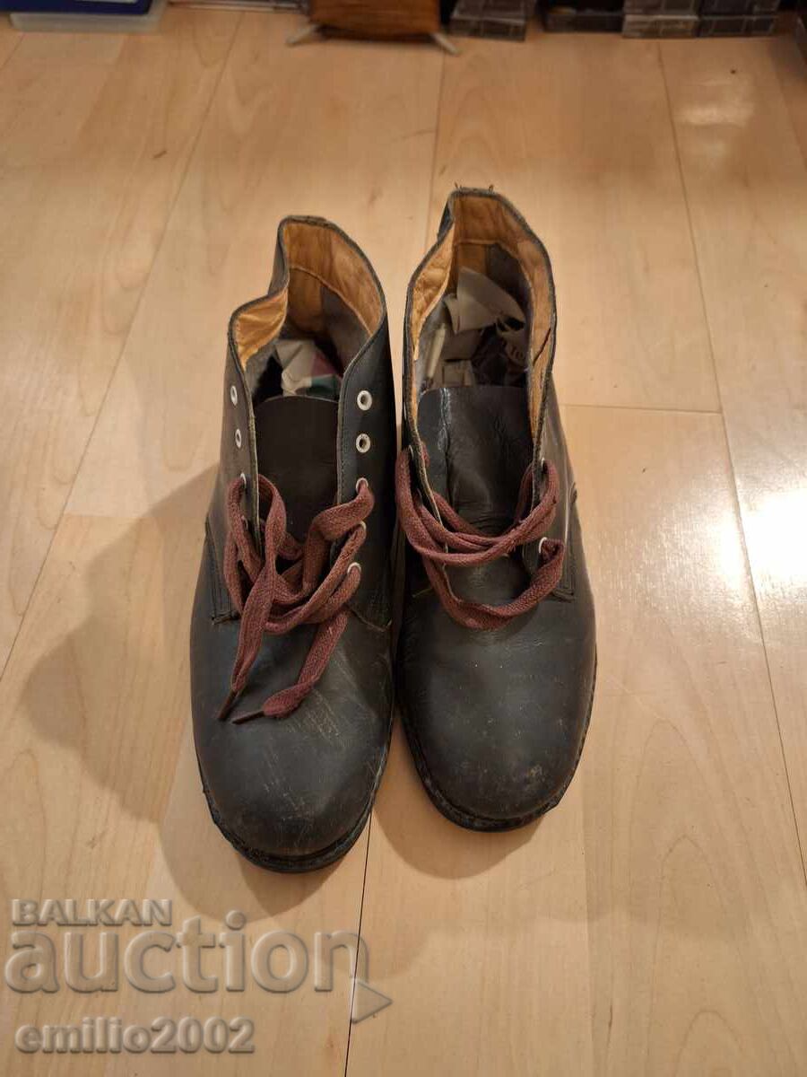 Hiking shoes Pioneer retro social 40 number Hiking shoes Pioneer retro social 40 number