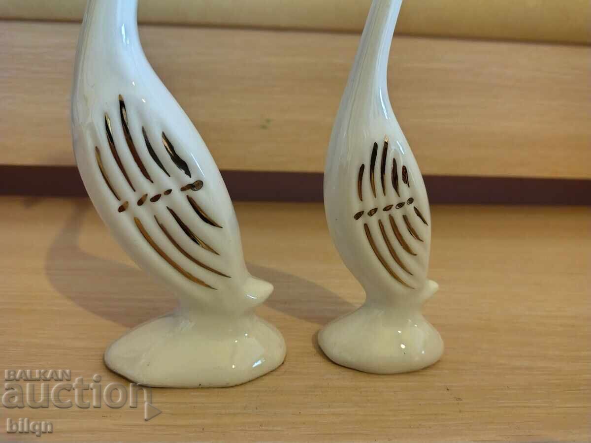 Auction  A Great Pair of Porcelain Swans