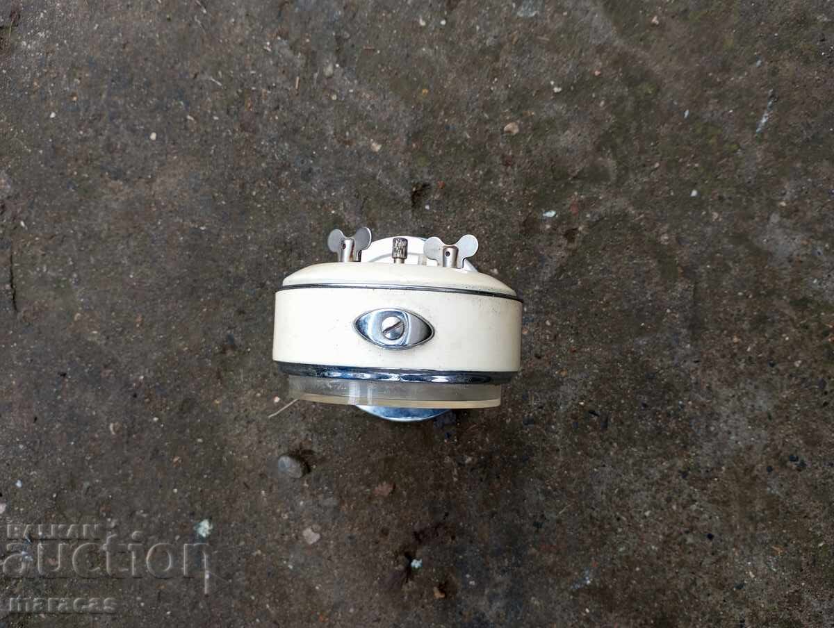 Стар будилник с цена 12.00 лв. | € 6.14 Стар будилник с цена 12.00 лв. | € 6.14