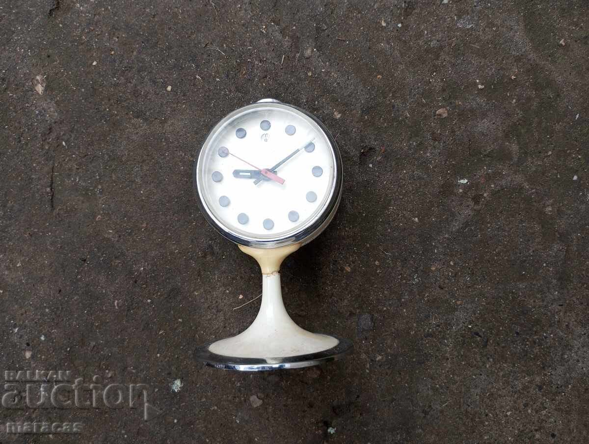 Стар будилник Стар будилник