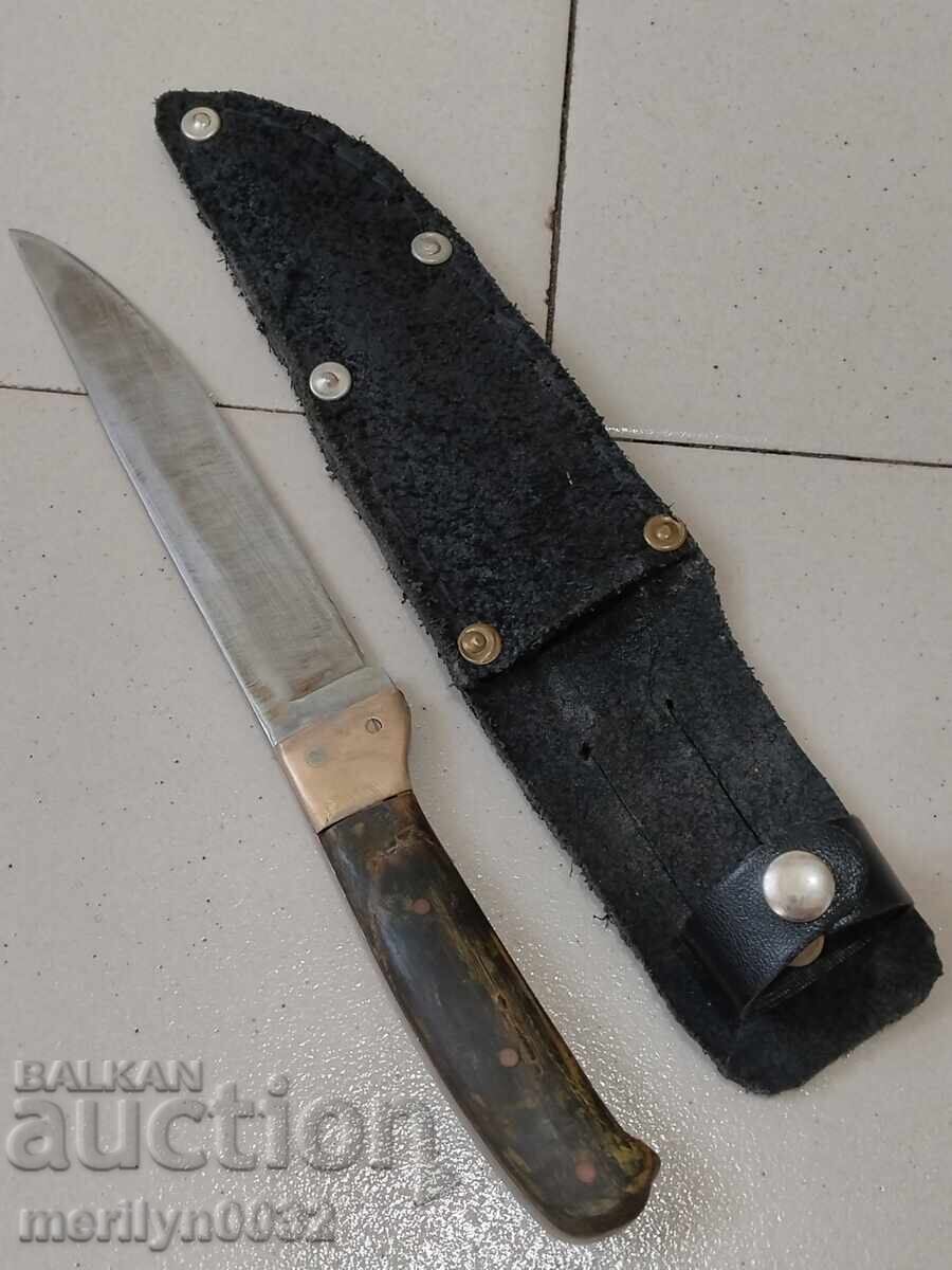 Delivery of Old tourist knife with buffalo horn handles Delivery of Old tourist knife with buffalo horn handles