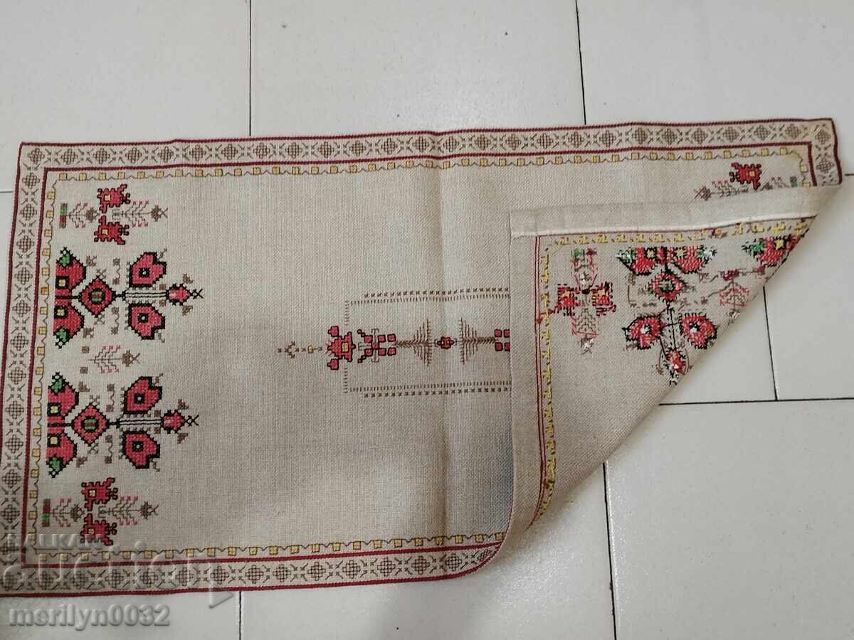 Auction Old embroidered check, tablecloth, milo, Bulgarian embroidery Auction Old embroidered check, tablecloth, milo, Bulgarian embroidery
