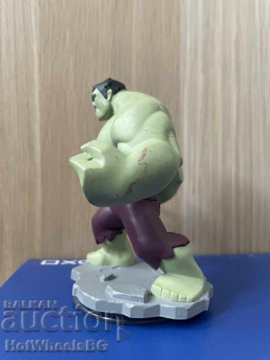 Delivery of Hulk figure Delivery of Hulk figure