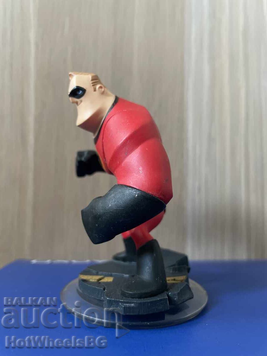 Auction Mr. Incredible figurine Auction Mr. Incredible figurine