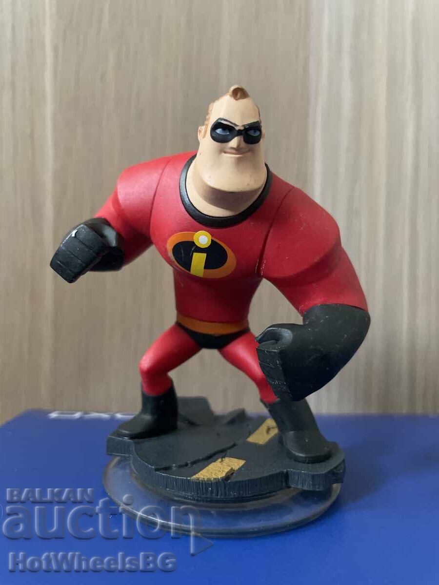 Mr. Incredible figurine Mr. Incredible figurine