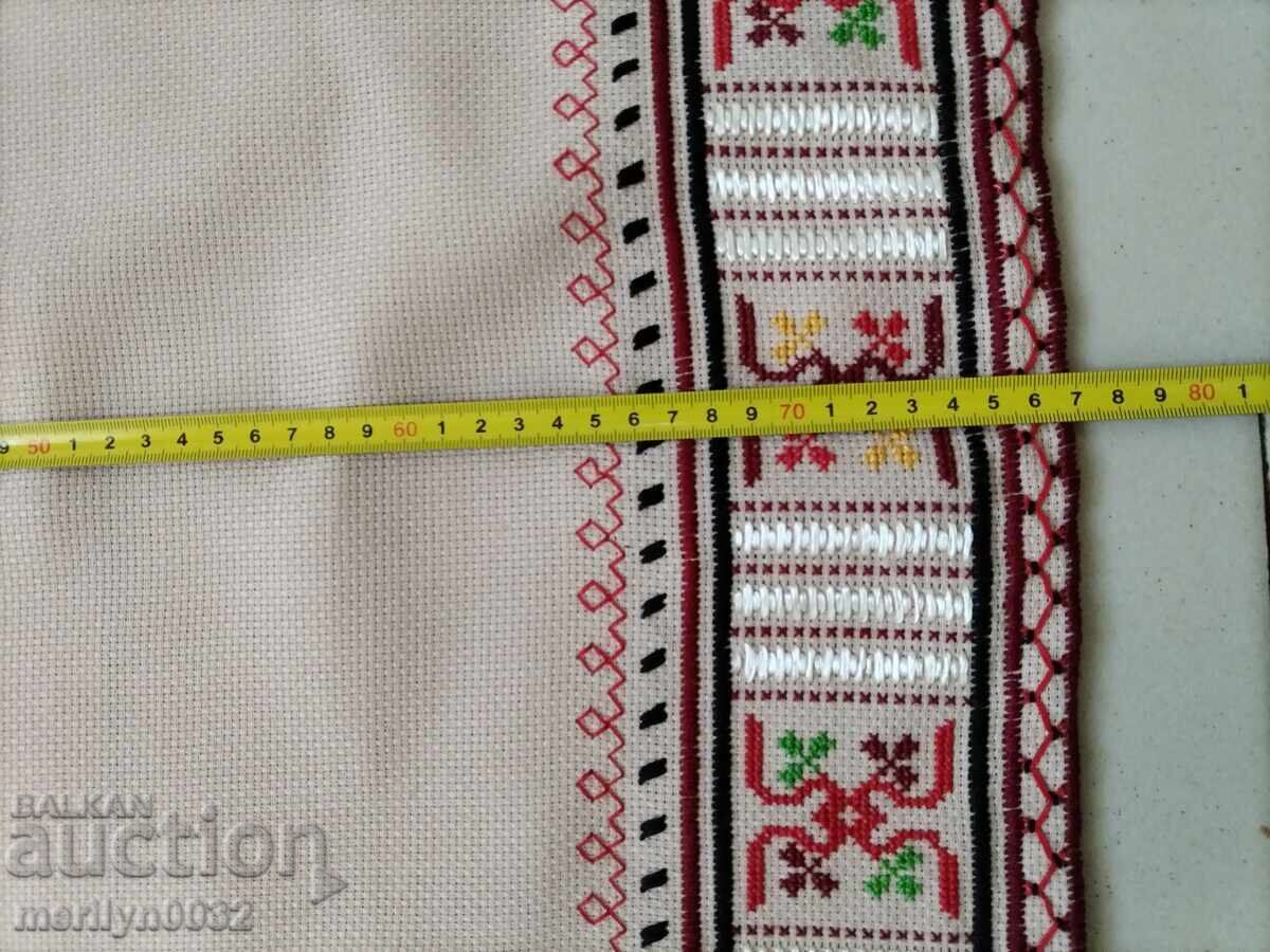 Аукцион Старо  бродирано каре, покривка, мильо, българска бродерия