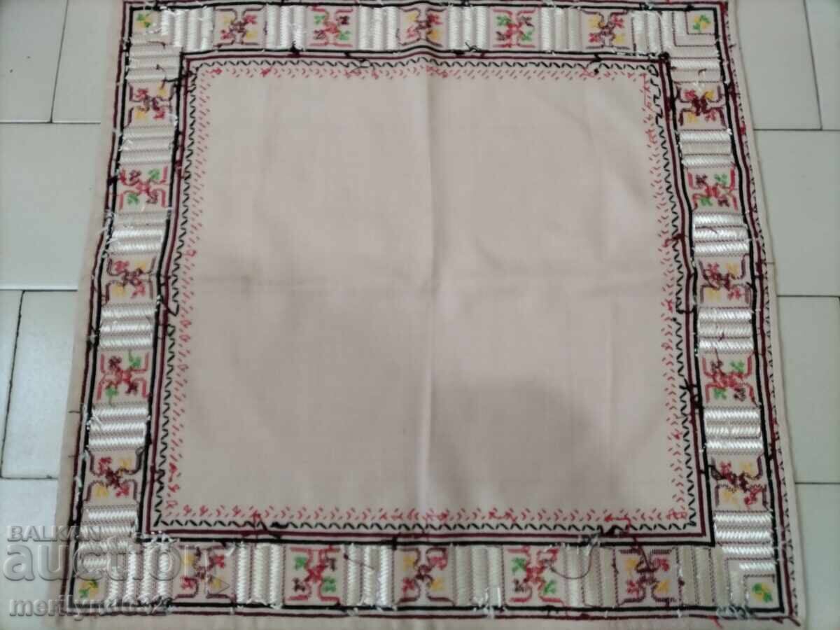 Старо  бродирано каре, покривка, мильо, българска бродерия - 5