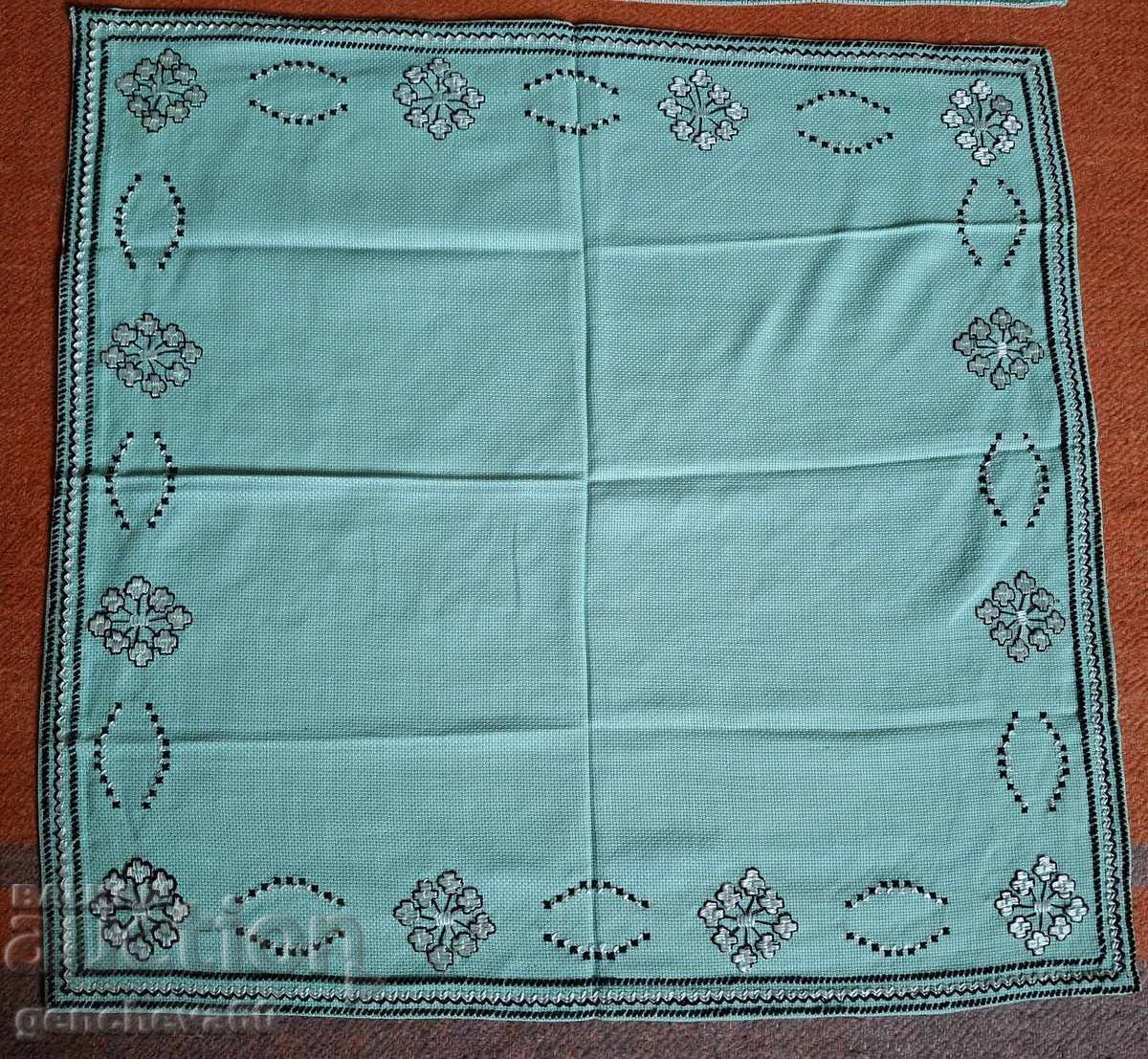 Auction Two embroidered table runners Auction Two embroidered table runners